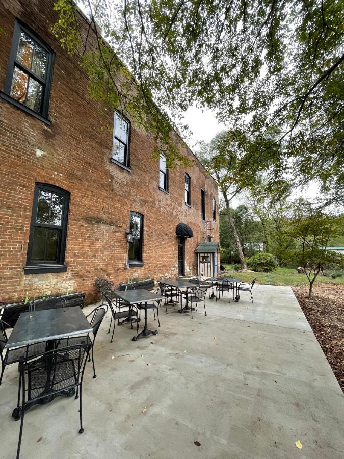 Beard And Lady Inn Chester Екстериор снимка