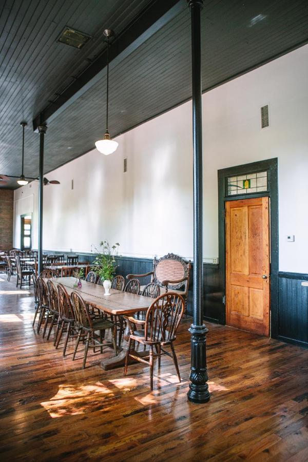 Beard And Lady Inn Chester Екстериор снимка